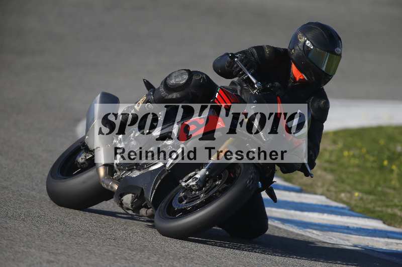 /Archiv-2024/01 26.-28.01.2024 Moto Center Thun Jerez/Gruppe gruen-green/77